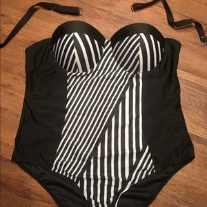 Black and White stripe Plus Size Swimsuit